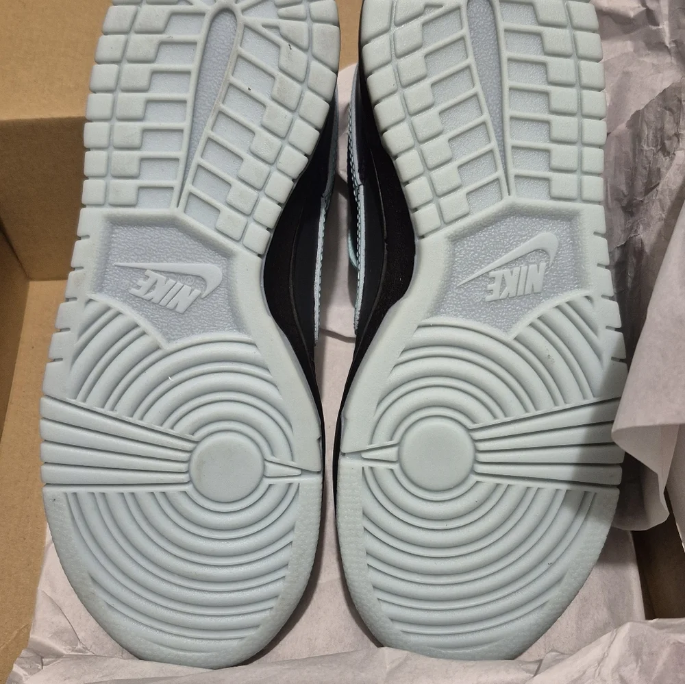 Nike Dunk Low Black and Teal Sneakers Grade School Boy size 5 - Picture 6 of 7